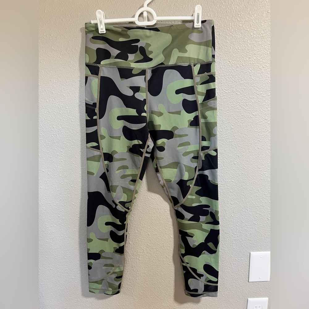 Zyia Camo light n tight Leggings - Green Camo